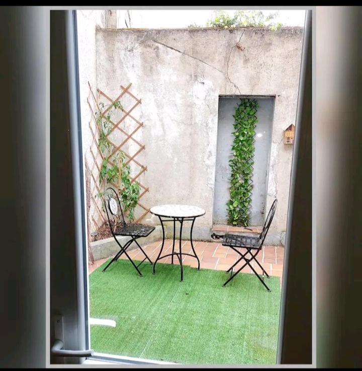 Charmant Deux Pieces Dans Le Vieux Montluçon Exteriér fotografie